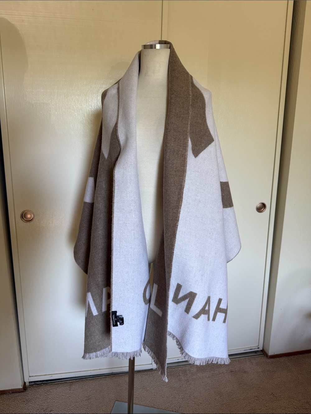 CHANEL 100% Cashmere Oversized CC Logo Shawl Scarf Beige Ivory